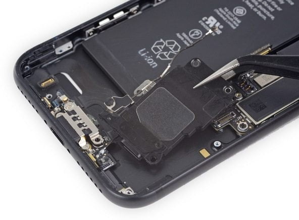 تعویض قطعات روی برد ایفون