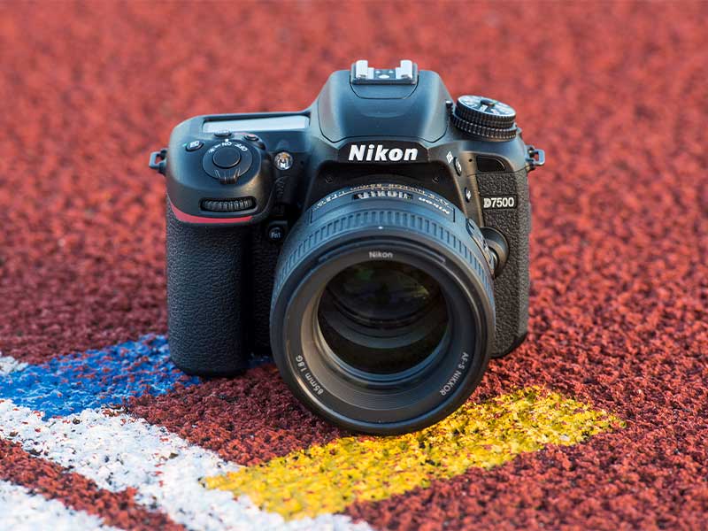 بررسی مشخصات دوربین عکاسی نیکون D7500